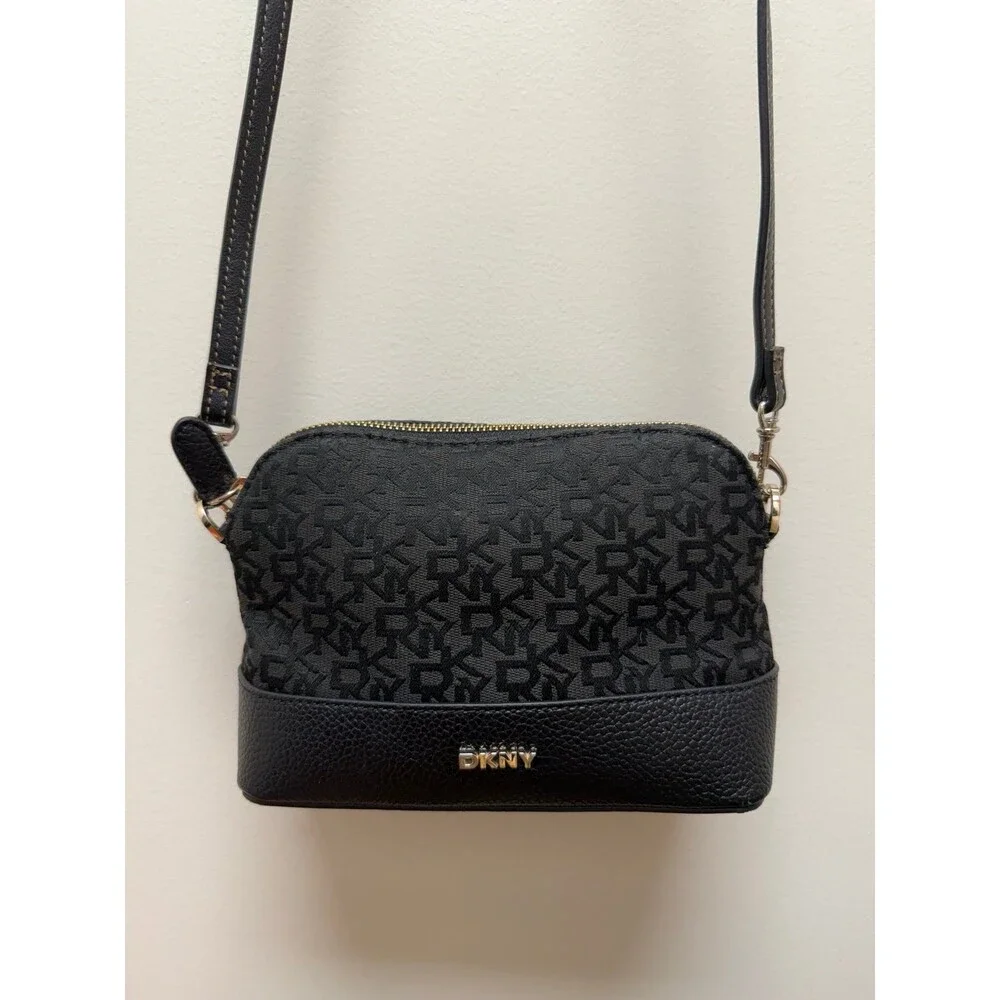 DKNY BLACK SMALL MEDIUM CROSSBODY PURSE BRYANT DOME $148 EUC